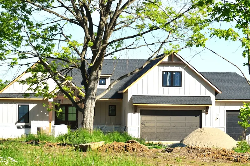 Second-home construction site cleared near New Milford's Route 7 corridor
